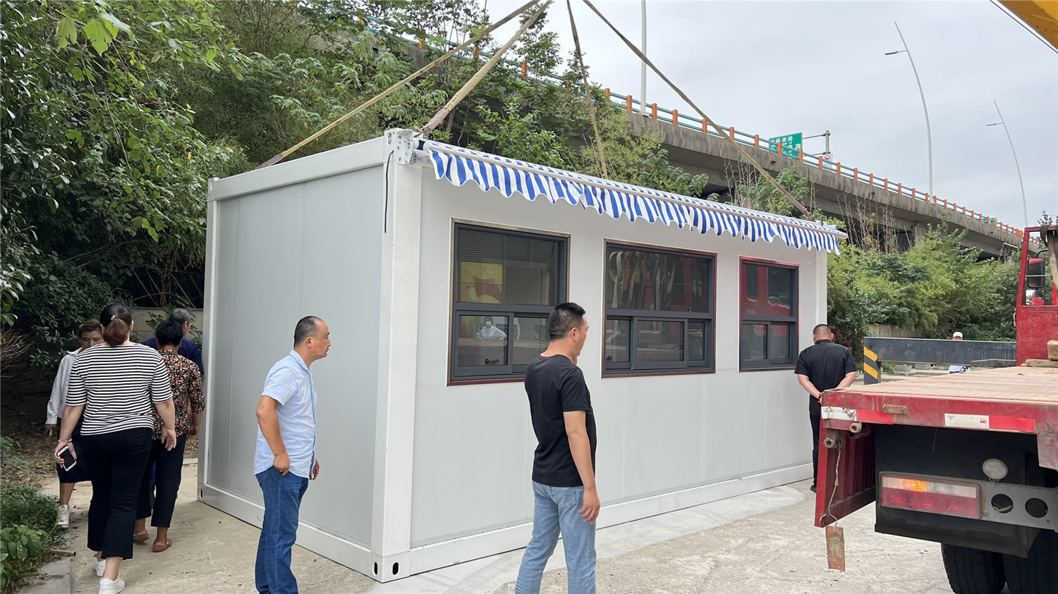 打包箱式核酸采集站.jpg 打包箱式核酸采集站.jpg