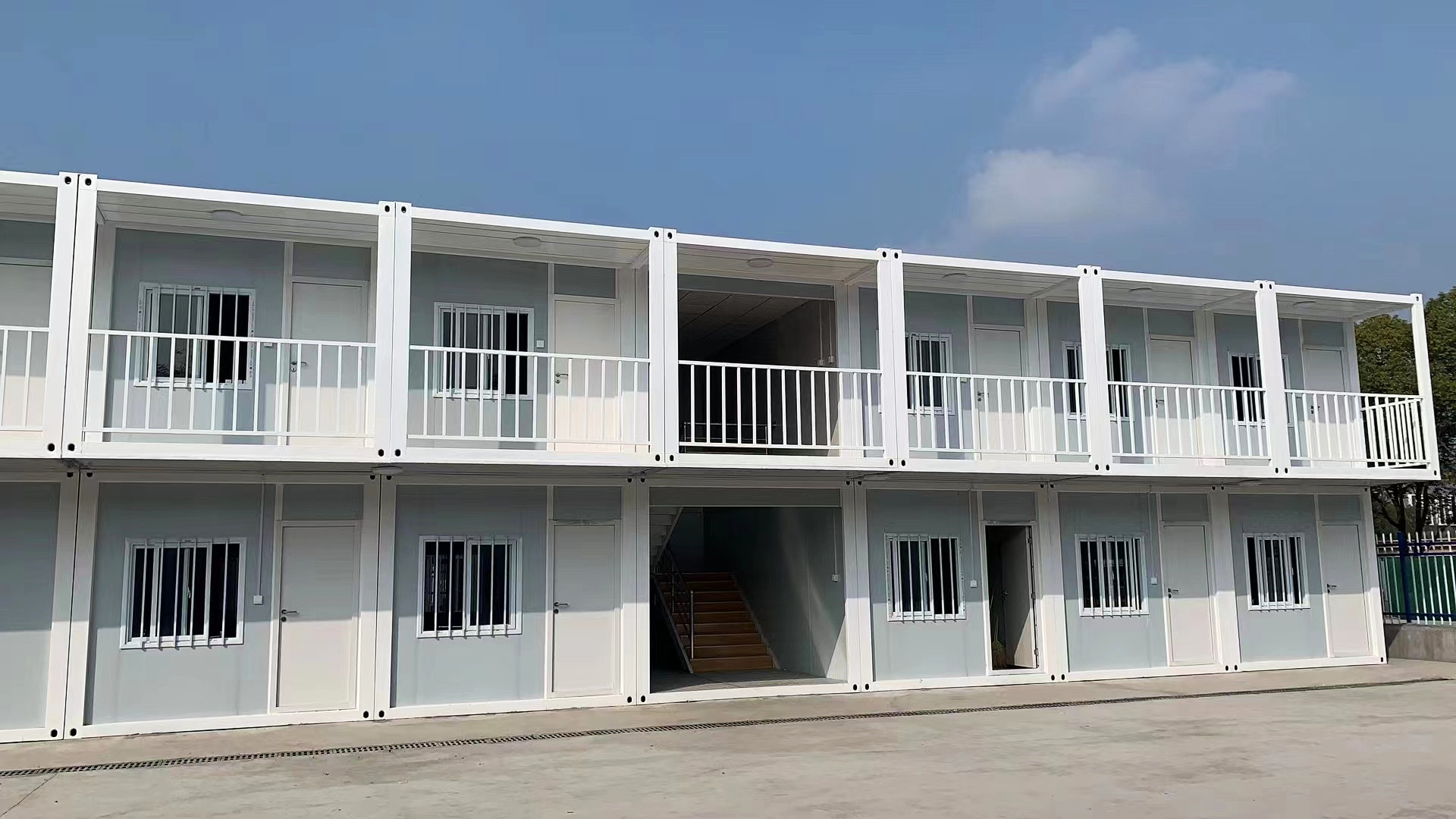 集装箱式活动房.jpg 集装箱式活动房.jpg